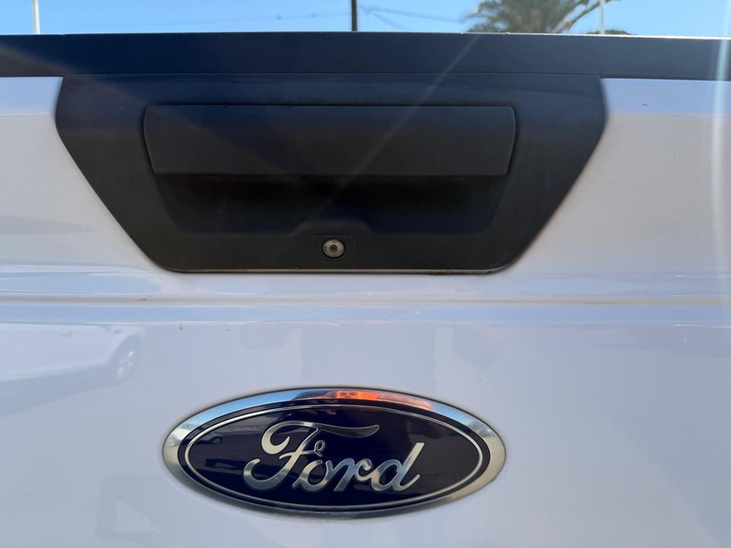 Ford F-150 Vehicle Full-screen Gallery Image 40