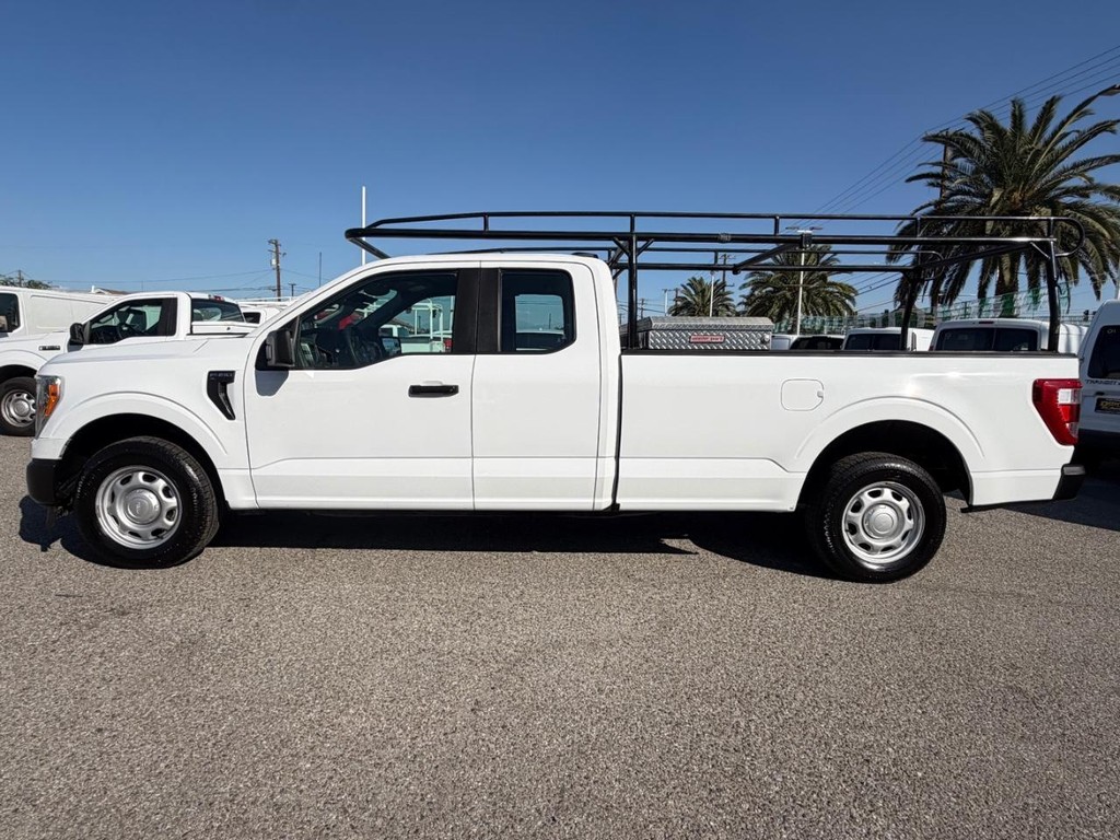 Ford F-150 Vehicle Full-screen Gallery Image 11