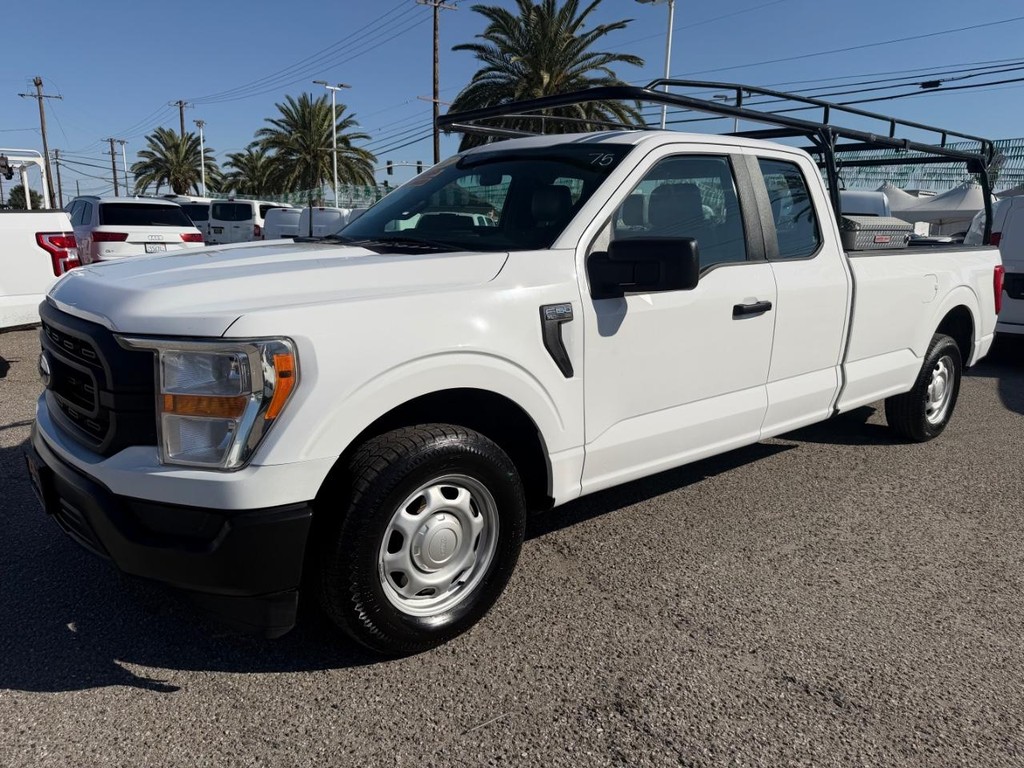 Ford F-150 Vehicle Full-screen Gallery Image 12