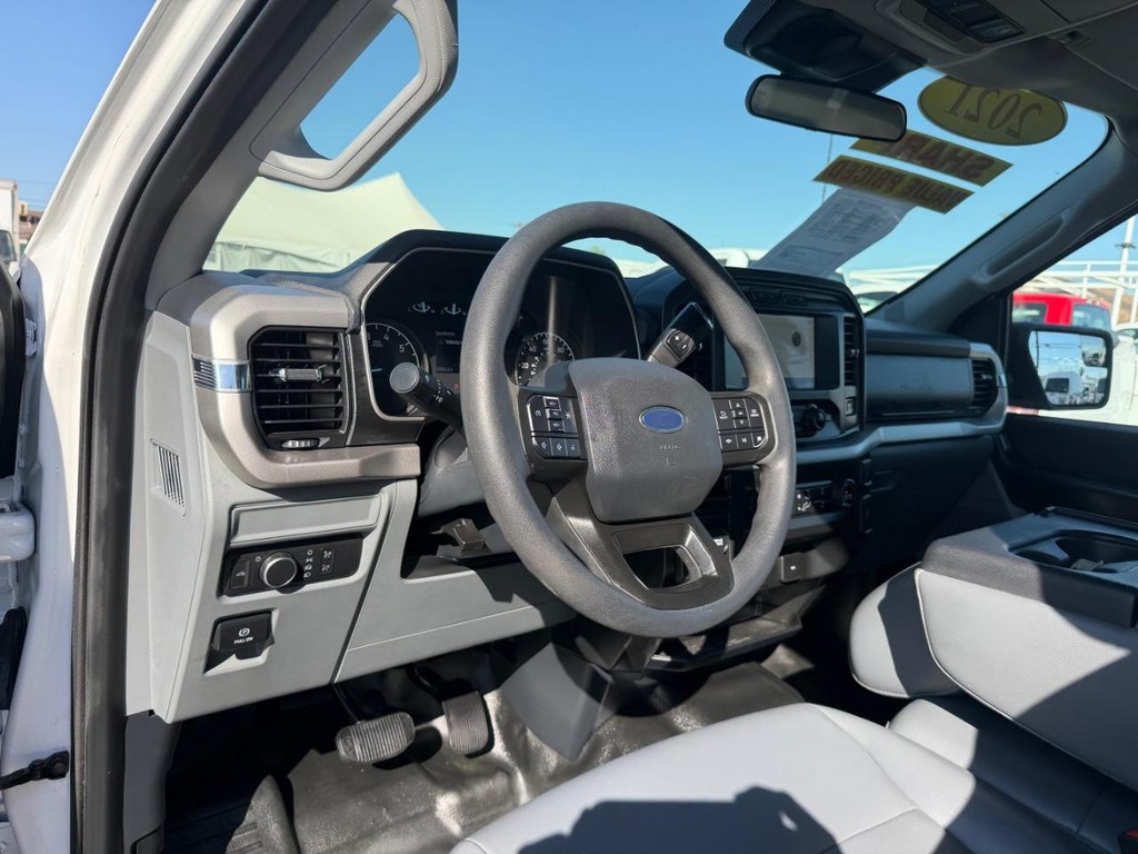 Ford F-150 Vehicle Full-screen Gallery Image 16