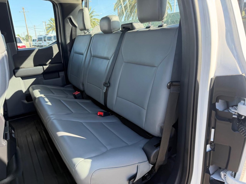Ford F-150 Vehicle Full-screen Gallery Image 20
