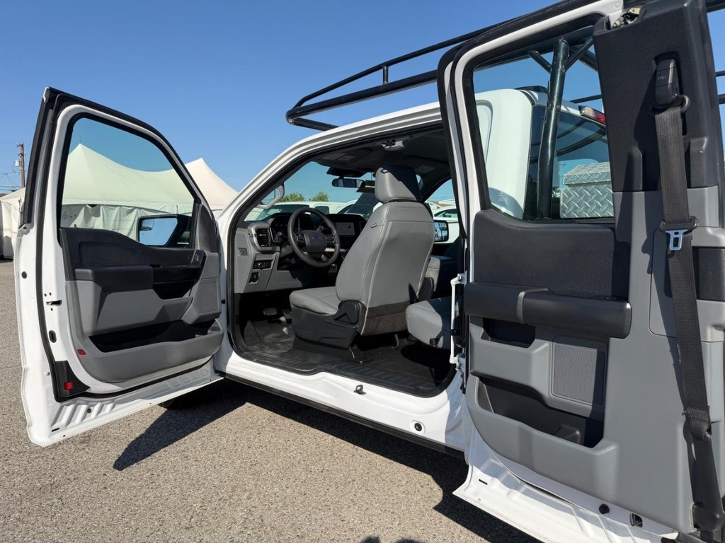 Ford F-150 Vehicle Full-screen Gallery Image 21