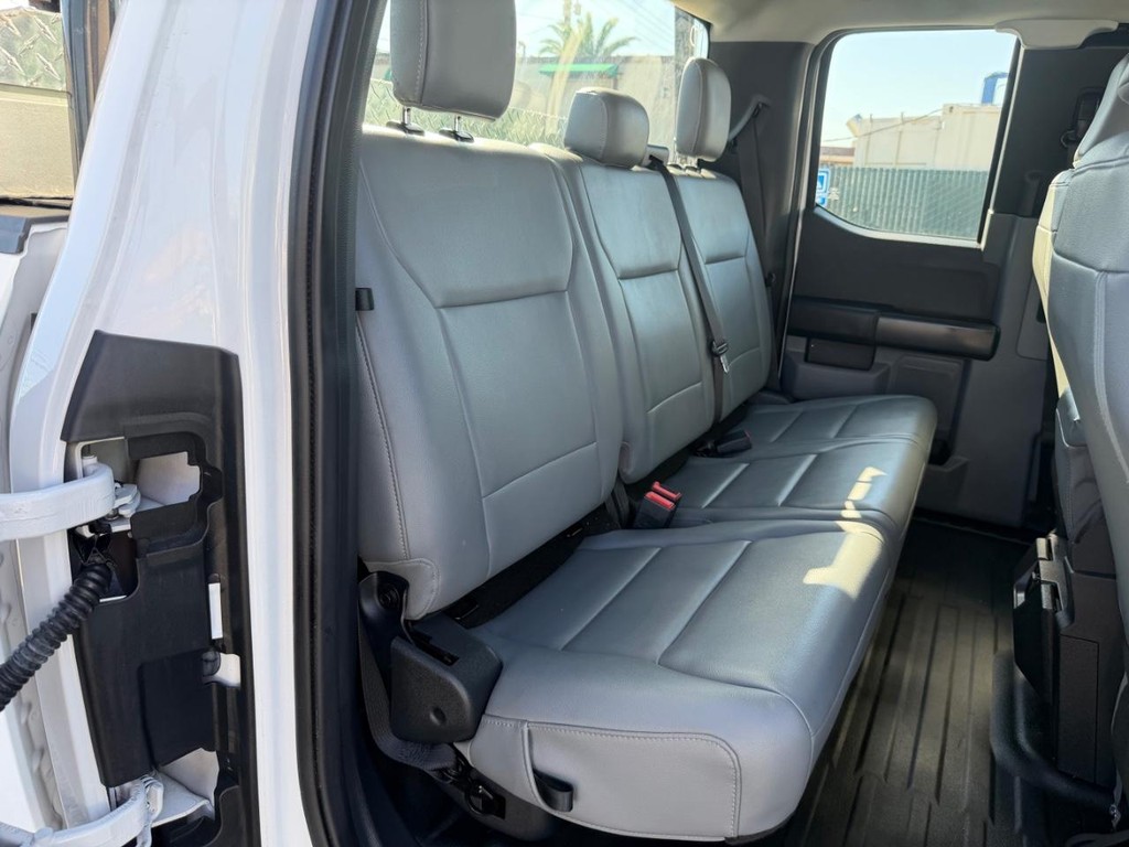 Ford F-150 Vehicle Full-screen Gallery Image 27