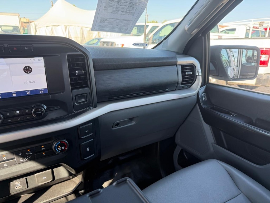 Ford F-150 Vehicle Full-screen Gallery Image 32