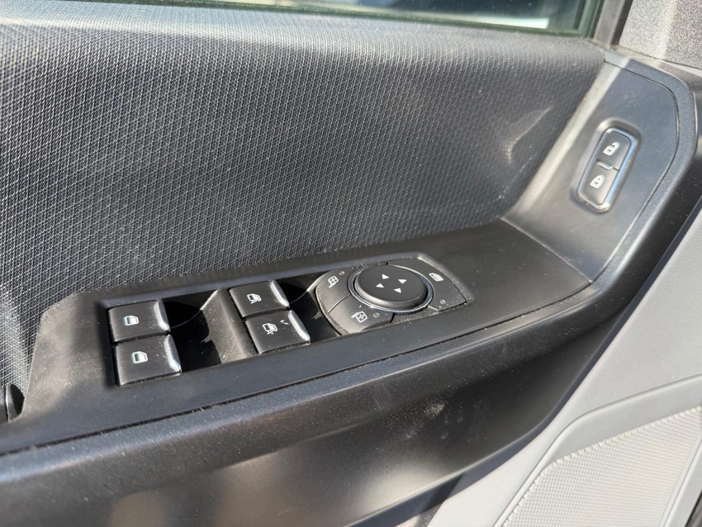 Ford F-150 Vehicle Full-screen Gallery Image 37