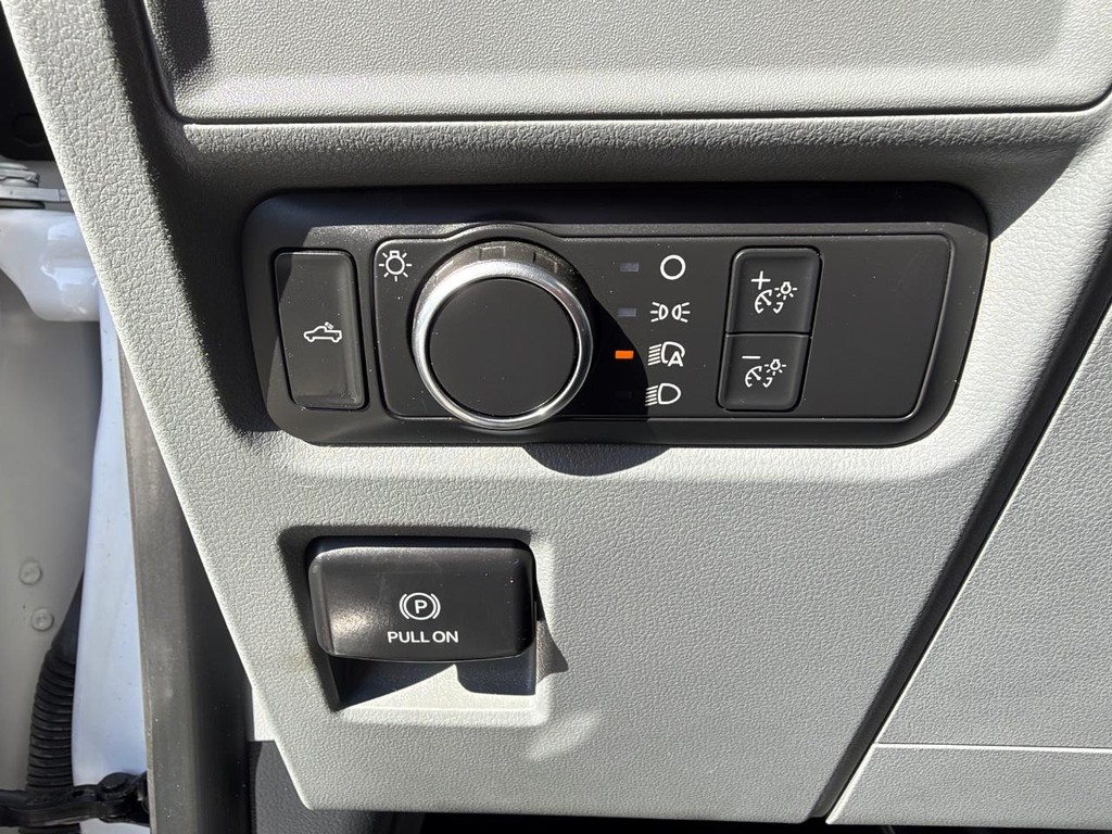 Ford F-150 Vehicle Full-screen Gallery Image 38