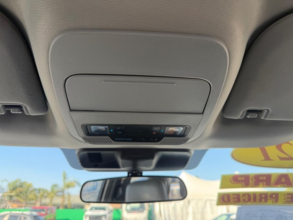 Ford F-150 Vehicle Full-screen Gallery Image 39