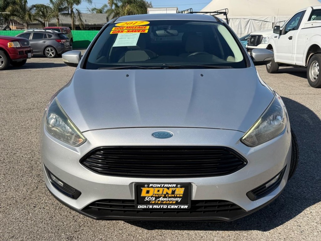 Ford Focus Vehicle Full-screen Gallery Image 14