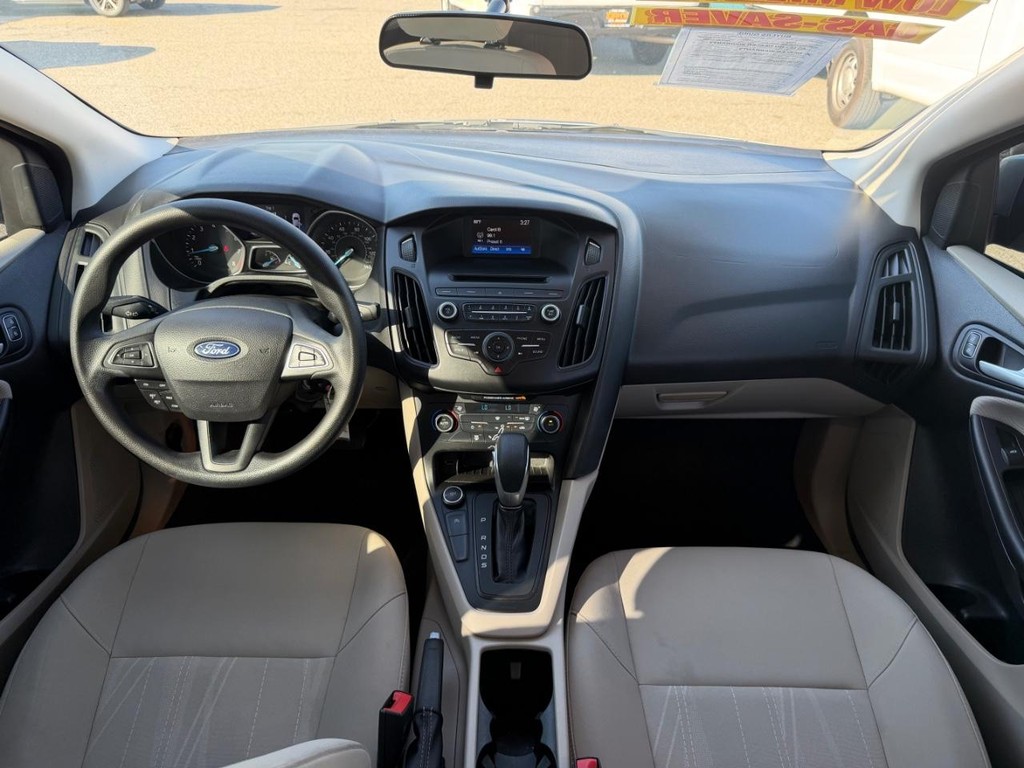 Ford Focus Vehicle Full-screen Gallery Image 23