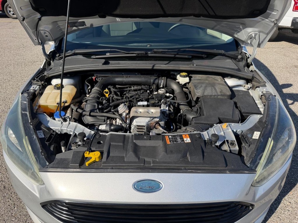Ford Focus Vehicle Full-screen Gallery Image 39
