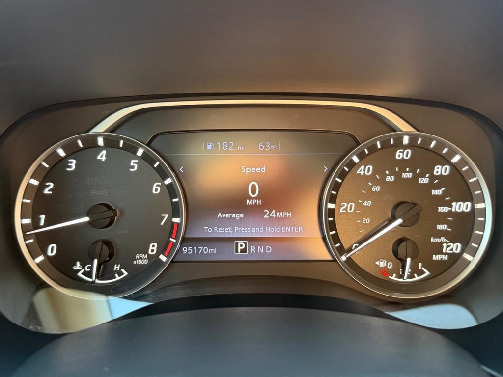 Nissan Frontier Vehicle Full-screen Gallery Image 29
