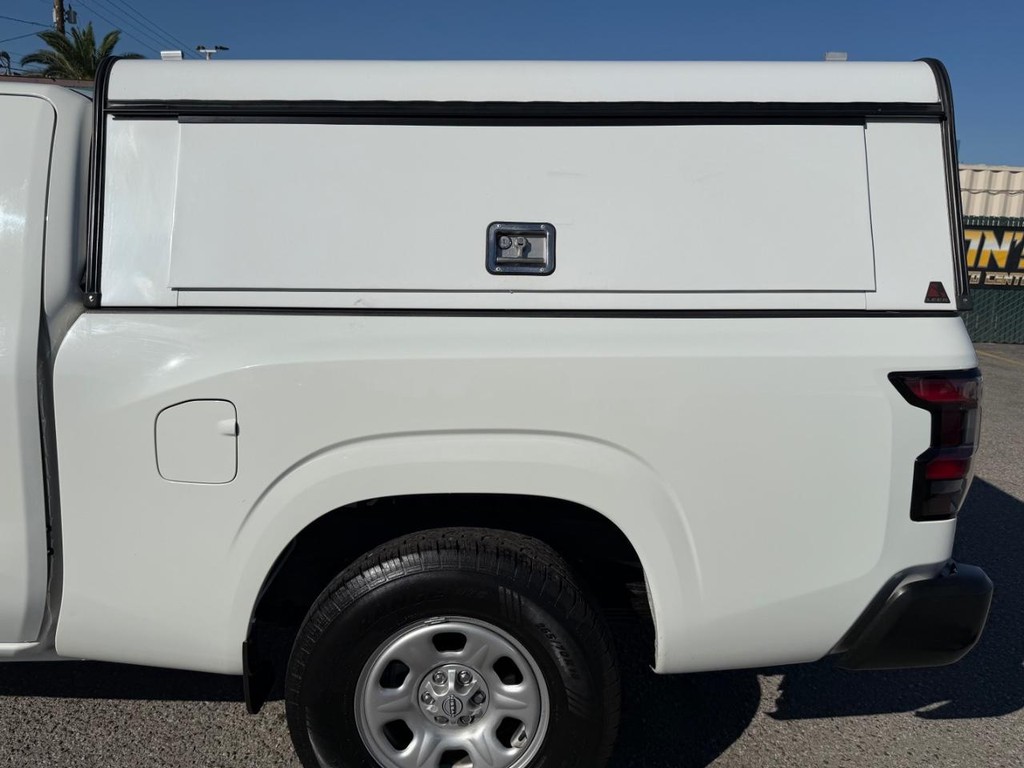 Nissan Frontier Vehicle Full-screen Gallery Image 38