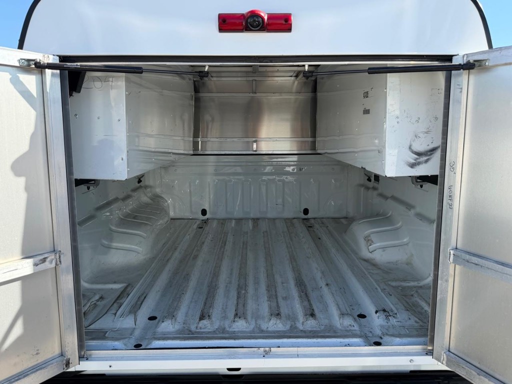 Nissan Frontier Vehicle Full-screen Gallery Image 39