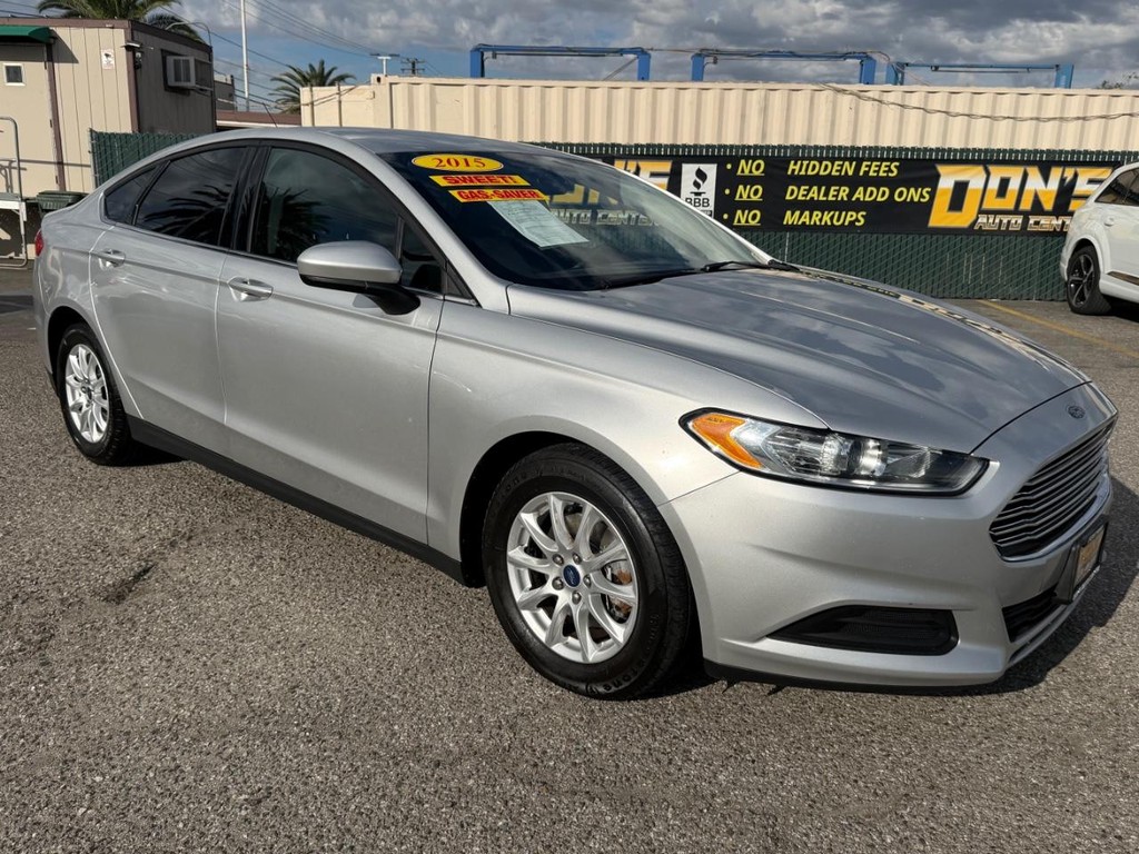 Ford Fusion Vehicle Full-screen Gallery Image 03