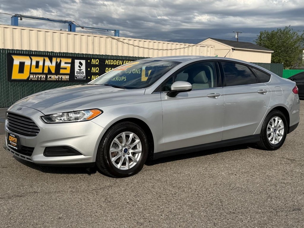 Ford Fusion Vehicle Full-screen Gallery Image 12