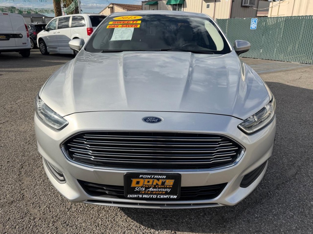 Ford Fusion Vehicle Full-screen Gallery Image 14