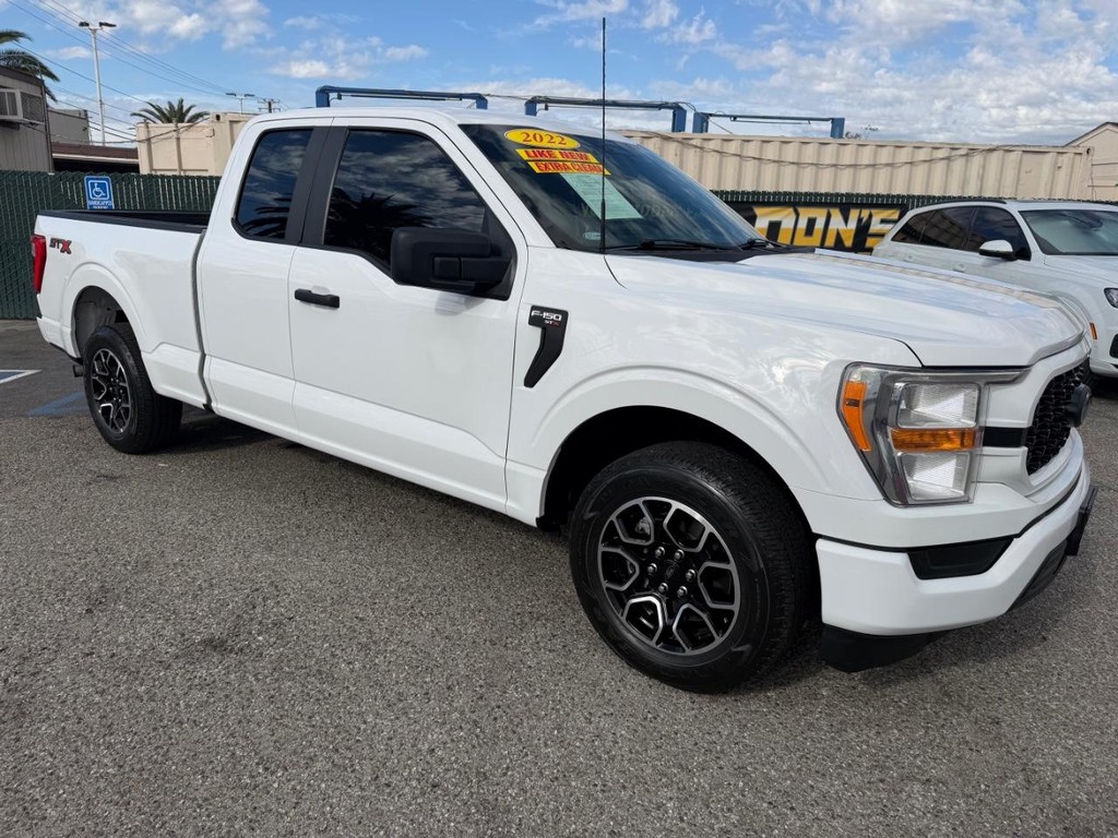 Ford F-150 Vehicle Full-screen Gallery Image 03