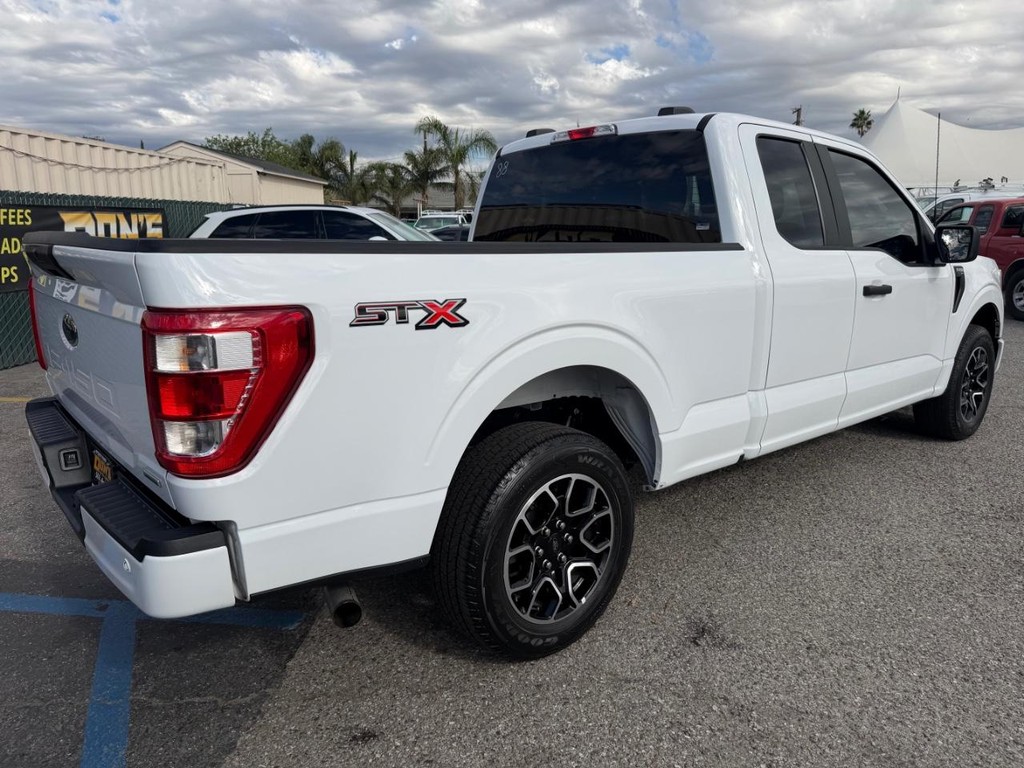 Ford F-150 Vehicle Full-screen Gallery Image 06
