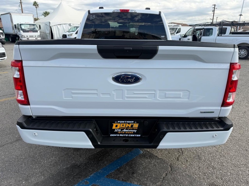 Ford F-150 Vehicle Full-screen Gallery Image 08