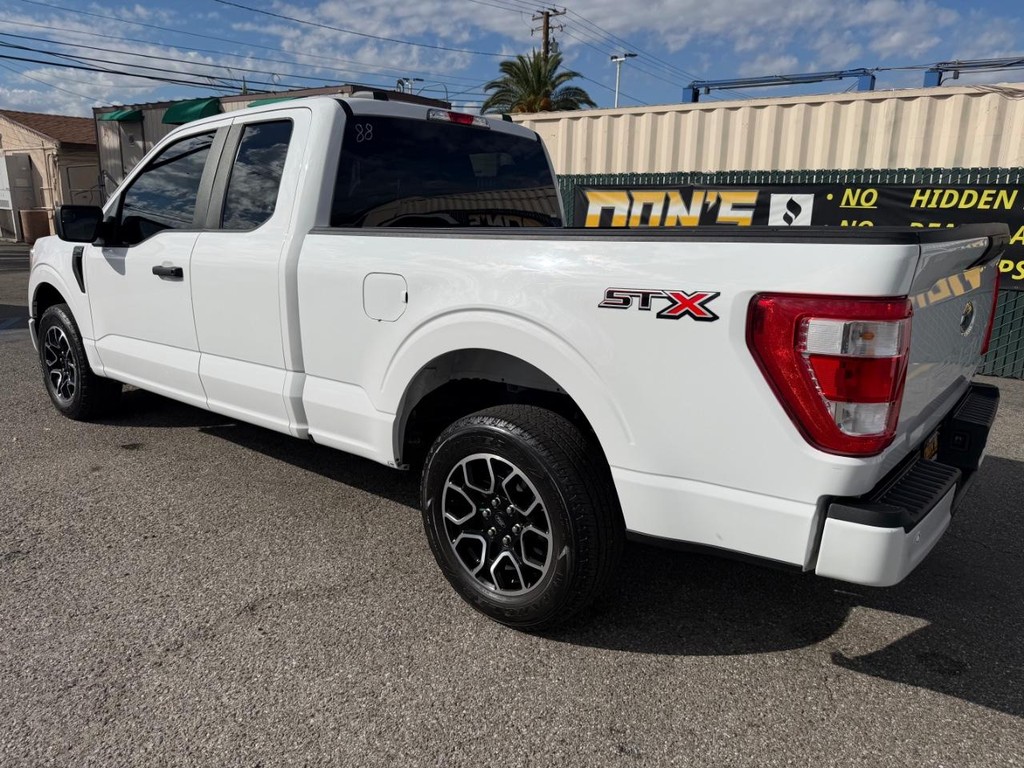 Ford F-150 Vehicle Full-screen Gallery Image 09