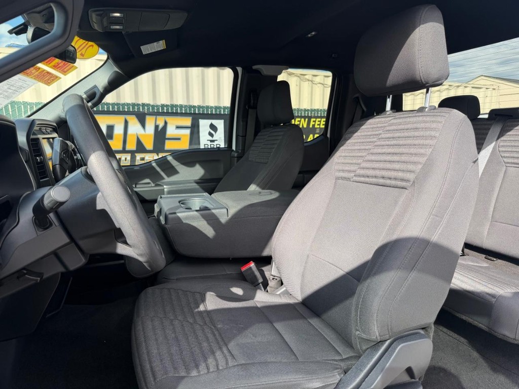 Ford F-150 Vehicle Full-screen Gallery Image 18