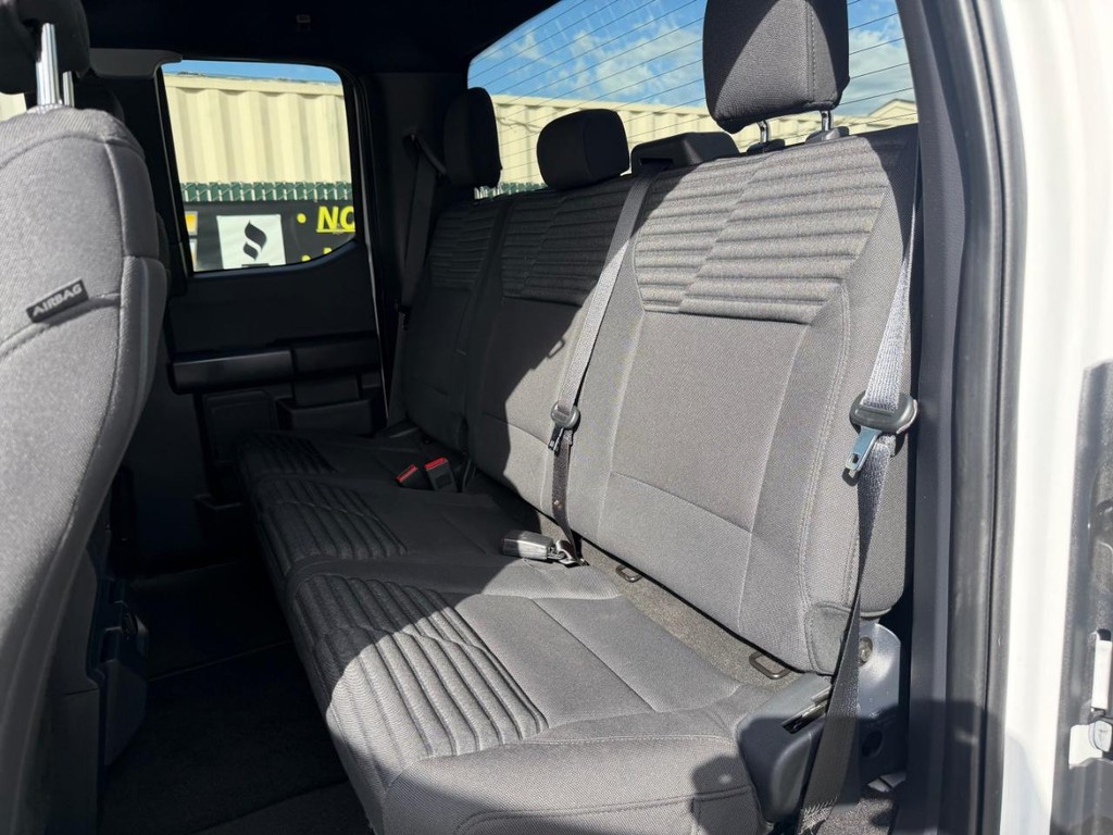 Ford F-150 Vehicle Full-screen Gallery Image 20