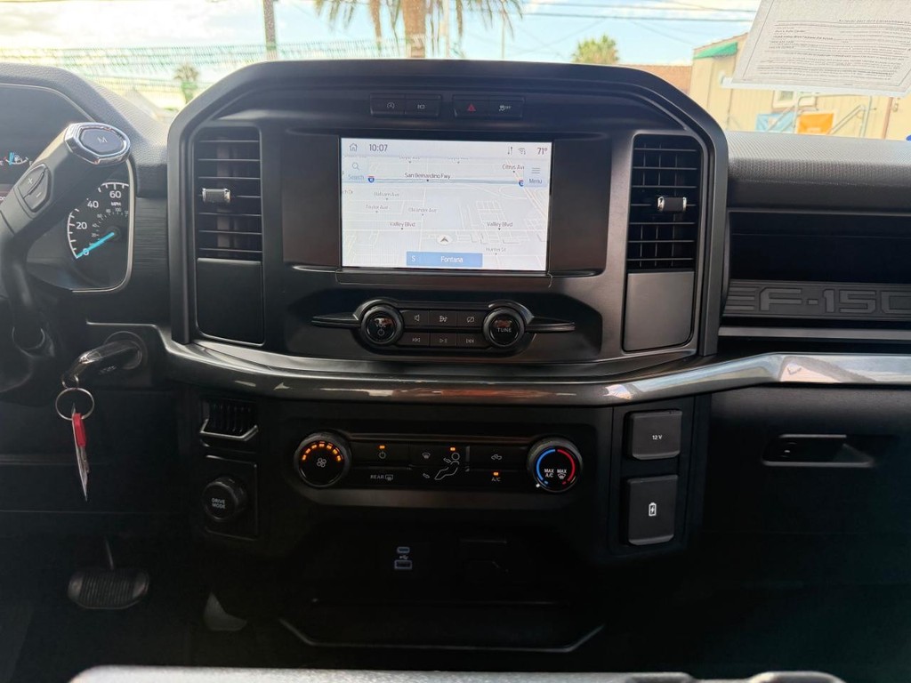 Ford F-150 Vehicle Full-screen Gallery Image 31