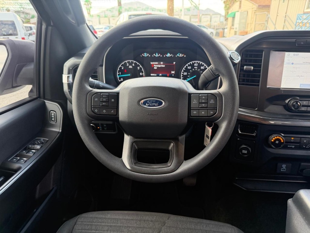 Ford F-150 Vehicle Full-screen Gallery Image 33
