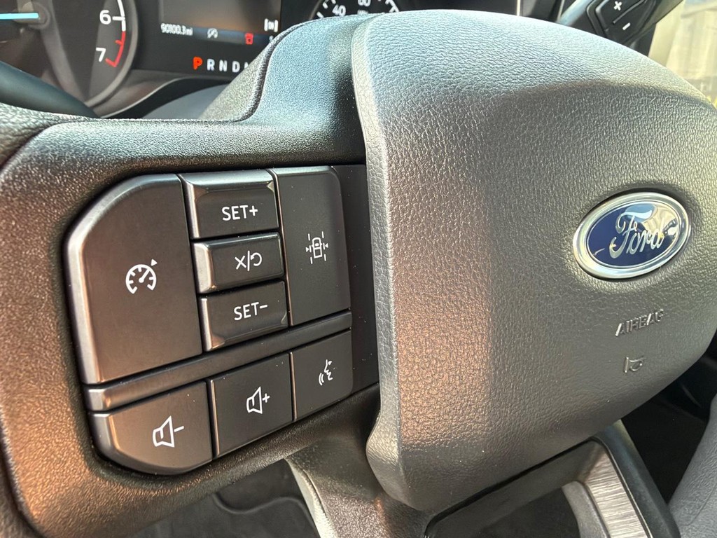 Ford F-150 Vehicle Full-screen Gallery Image 34
