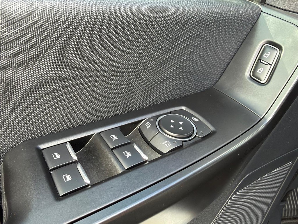 Ford F-150 Vehicle Full-screen Gallery Image 37
