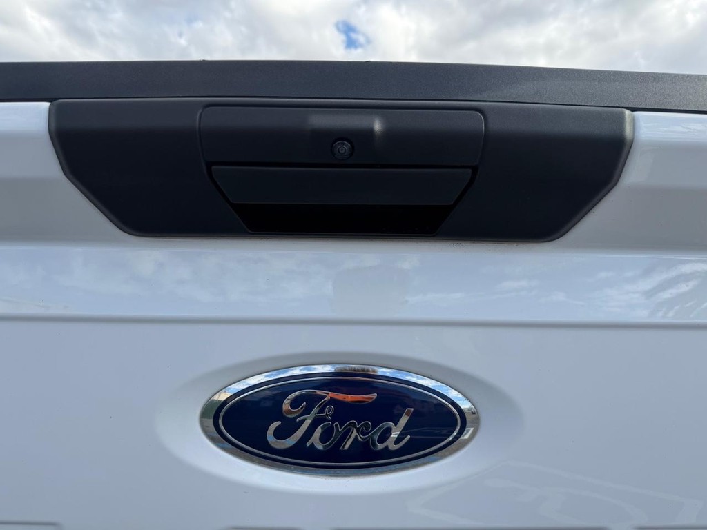 Ford F-150 Vehicle Full-screen Gallery Image 41