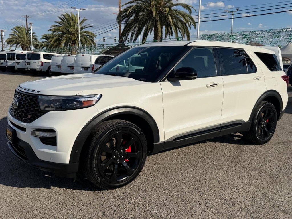 Ford Explorer Vehicle Full-screen Gallery Image 12