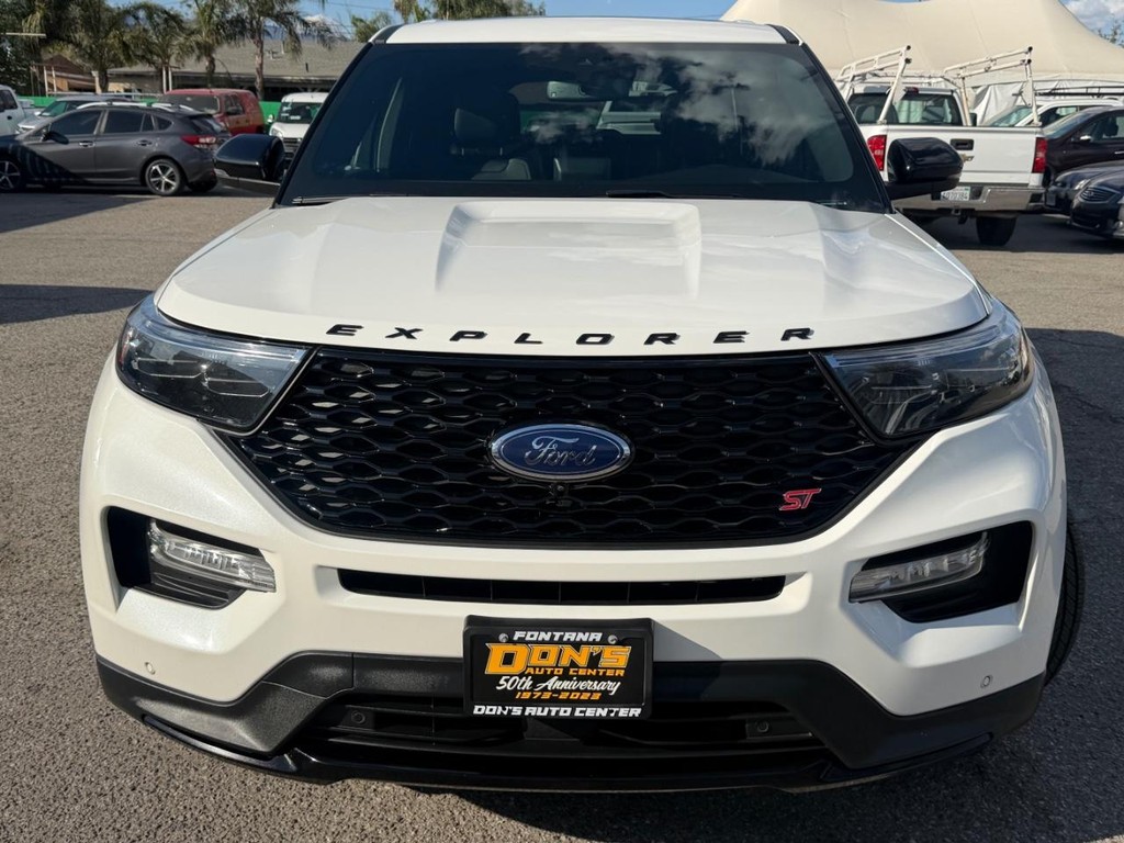 Ford Explorer Vehicle Full-screen Gallery Image 14