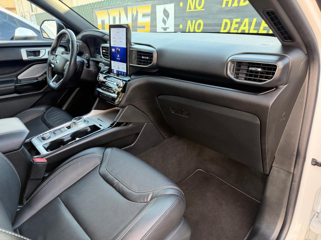 Ford Explorer Vehicle Full-screen Gallery Image 20