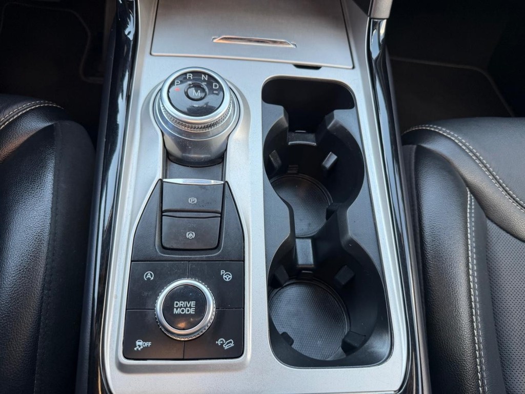 Ford Explorer Vehicle Full-screen Gallery Image 37
