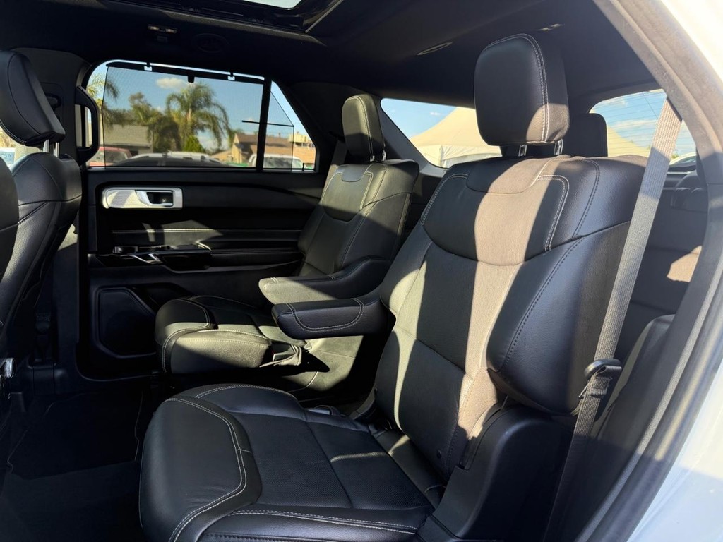 Ford Explorer Vehicle Full-screen Gallery Image 46
