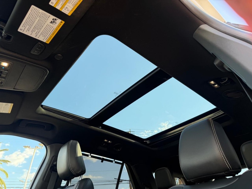 Ford Explorer Vehicle Full-screen Gallery Image 50