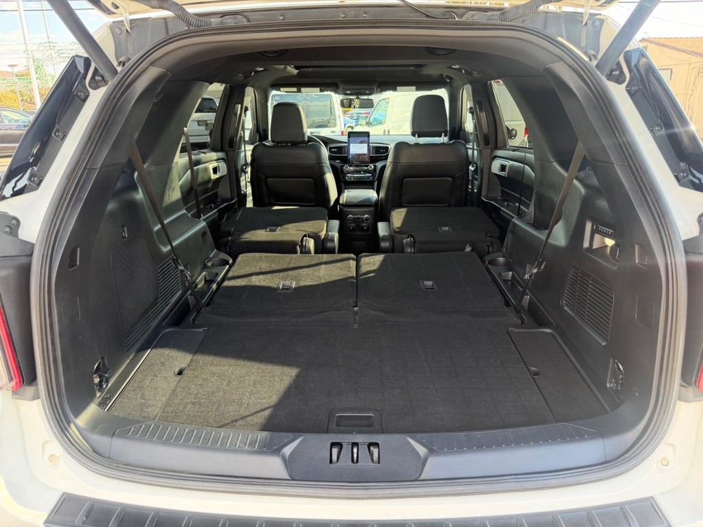 Ford Explorer Vehicle Full-screen Gallery Image 56