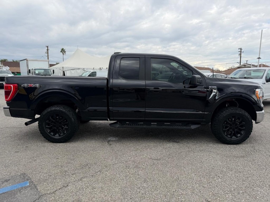 Ford F-150 Vehicle Full-screen Gallery Image 05