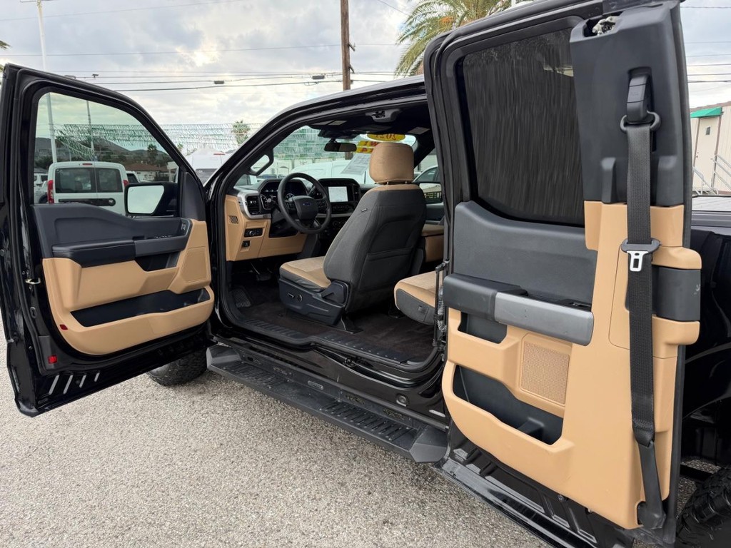 Ford F-150 Vehicle Full-screen Gallery Image 21