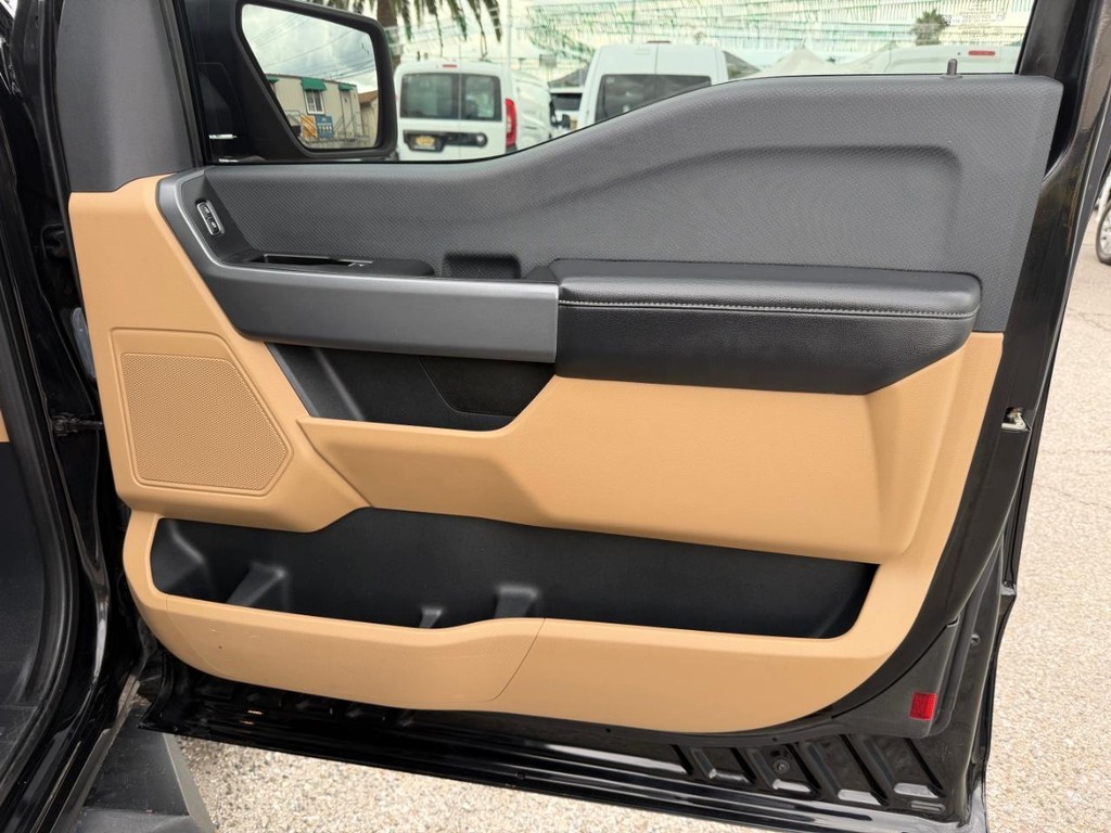 Ford F-150 Vehicle Full-screen Gallery Image 22