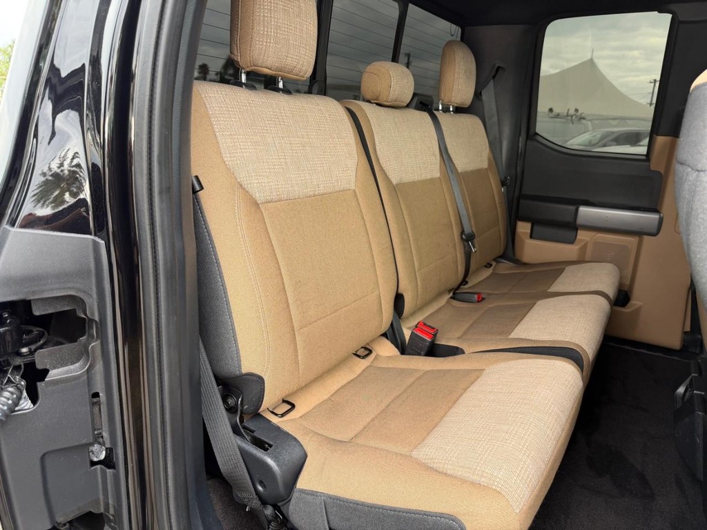 Ford F-150 Vehicle Full-screen Gallery Image 27