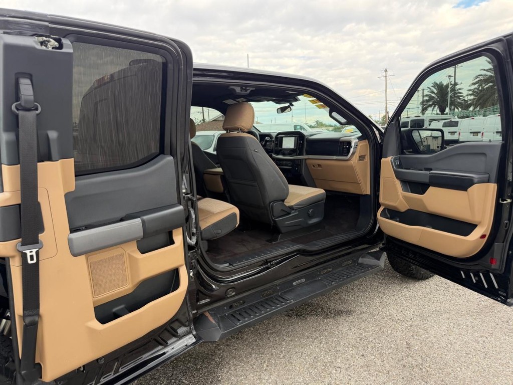 Ford F-150 Vehicle Full-screen Gallery Image 28