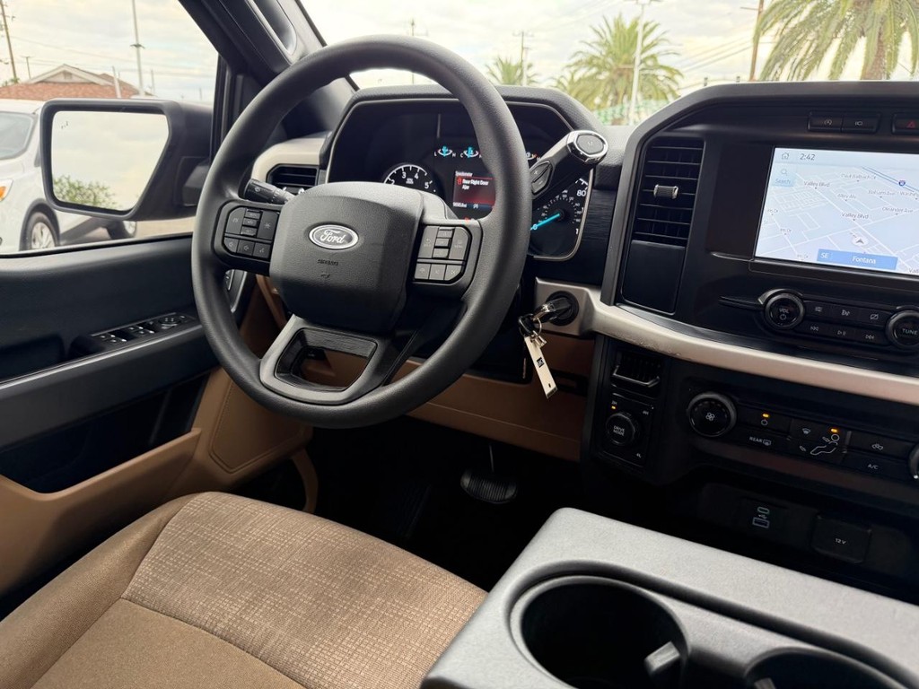 Ford F-150 Vehicle Full-screen Gallery Image 30