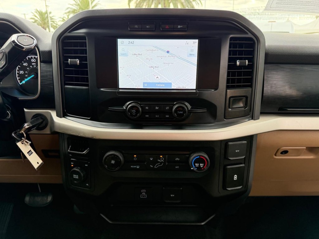 Ford F-150 Vehicle Full-screen Gallery Image 31