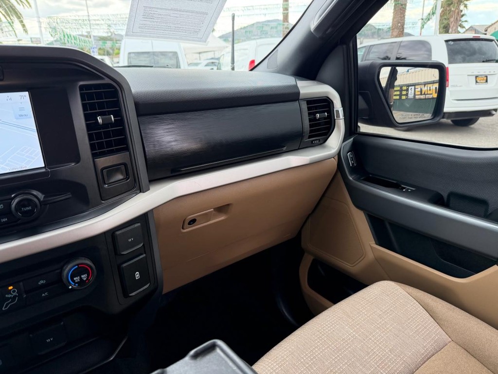 Ford F-150 Vehicle Full-screen Gallery Image 32