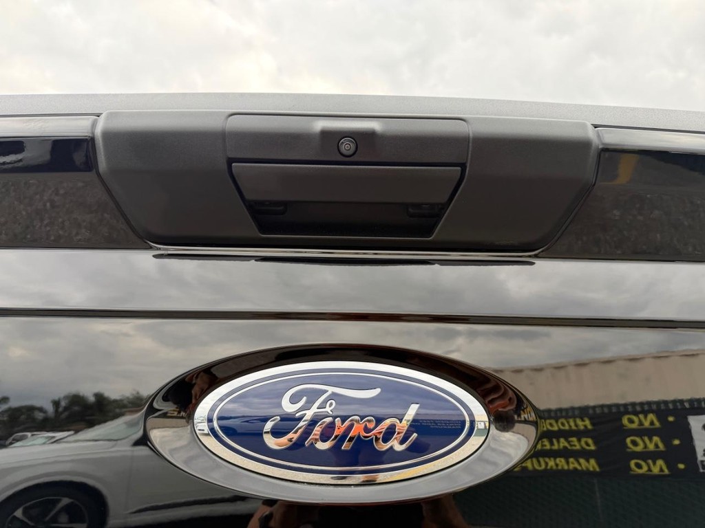 Ford F-150 Vehicle Full-screen Gallery Image 44