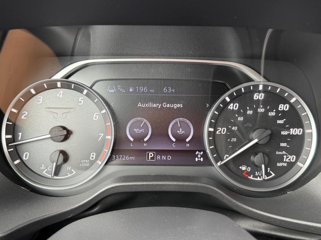 Nissan Titan XD Vehicle Full-screen Gallery Image 30