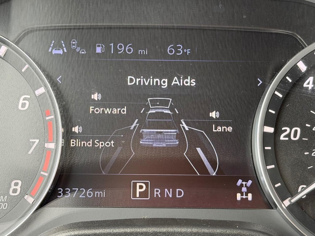 Nissan Titan XD Vehicle Full-screen Gallery Image 31