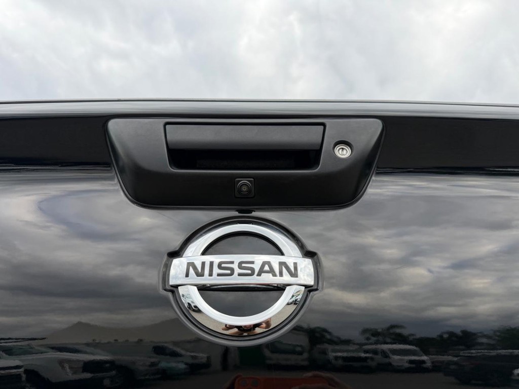 Nissan Titan XD Vehicle Full-screen Gallery Image 46
